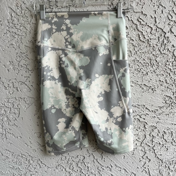 THE NORTH FACE Light Camouflage Fitted Biker Shorts with Pockets Women’s Medium - Picture 7 of 14